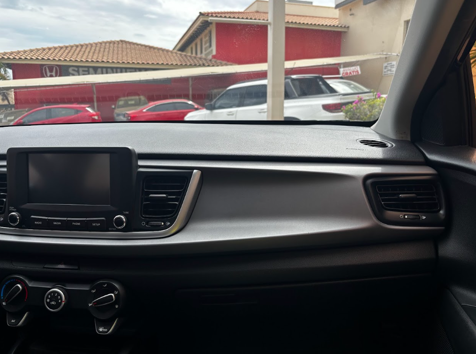 KIA Rio Interior 19